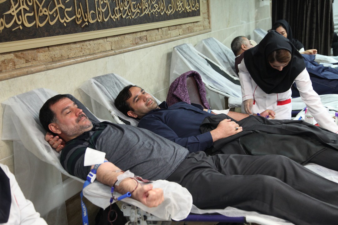 دکتر تقی نتاج در حاشیه اهداء خون کارکنان بانک قوامین : اهداء خون یکی از زیباترین شکل ایثار و همدلی با انسان هاست