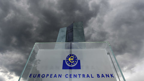 ضربه سیاست پولی بانک مرکزی اروپا به بانک‌ها