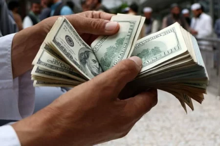 موج جدید ریزش قیمت دلار در راه است؟ / اثرگذاری توافق ایران و عربستان بر بازار ارز