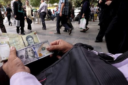 پیش بینی قیمت دلار ۲۷ اردیبهشت ۱۴۰۲ / کام دلار تهران با ممنوعیت معامله در عراق تلخ می‌شود؟
