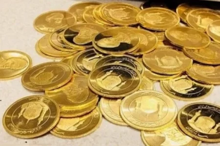 سرپیچی قیمت طلا و سکه از روند کاهشی قیمت دلار