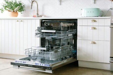 ماشین ظرفشویی ایرانی و خارجی چی بخریم؟ / از بوش تا پاکشوما + لیست قیمت انواع ماشین ظرفشویی