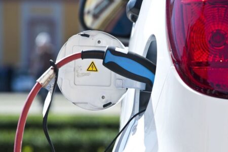 با ۱۰۰ هزار تومان چند بار می‌توان خودروهای برقی را شارژ کرد؟