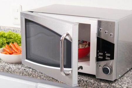 لیست قیمت انواع مایکروویو در بازار / مایکروویو ال جی، سامسونگ، بوش و…. چند شد؟ + جدول مهر ماه ۱۴۰۴