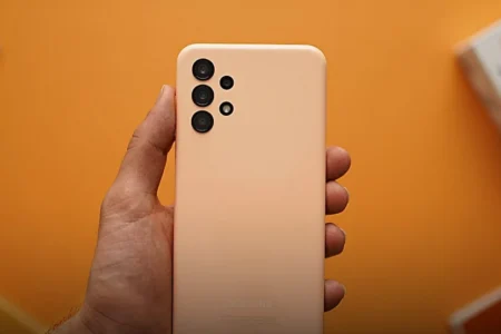 قیمت گوشی سامسونگ، شیائومی و آیفون آبان ۱۴۰۴ / رکوردشکنی جدید در بازار موبایل