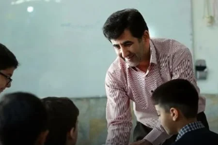 معلمان در سال ۱۴۰۴ چقدر حقوق می‌گیرند؟
