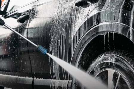 هزینه کارواش در آبان ۱۴۰۴ / از روشویی ساده تا صفرشویی لوکس