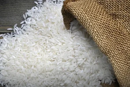 قیمت برنج ایرانی  آذر ۱۴۰۴ جهش کرد / هاشمی، طارم و عنبربو چند؟