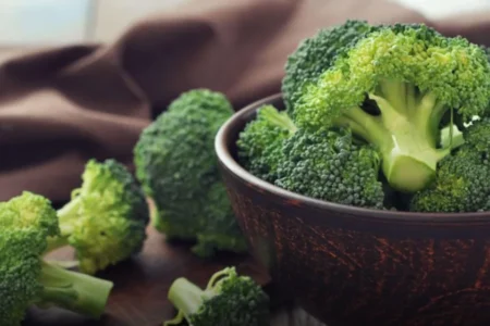فواید و مضرات کلم بروکلی / چقدر و چگونه مصرف کنیم؟