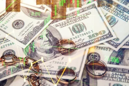 پیش بینی قیمت دلار، طلا و سکه شنبه ۱۱ بهمن ۱۴۰۴ / بازارهای مالی در اسارت نااطمینانی گرفتار شدند