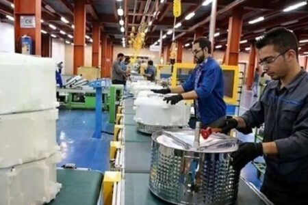 جزئیات تسهیلات ویژه برای کسب‌وکارهای متضرر از جنگ | بنگاه‌های دارای ۲ تا ۵۰ نیروی کار بیمه شده ثبت نام کنند | مبلغ تسهیلات برای هر کارگر ۴۴ میلیون تومان!