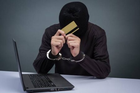 مراقب کلاهبرداری‌های اینترنتی باشید!